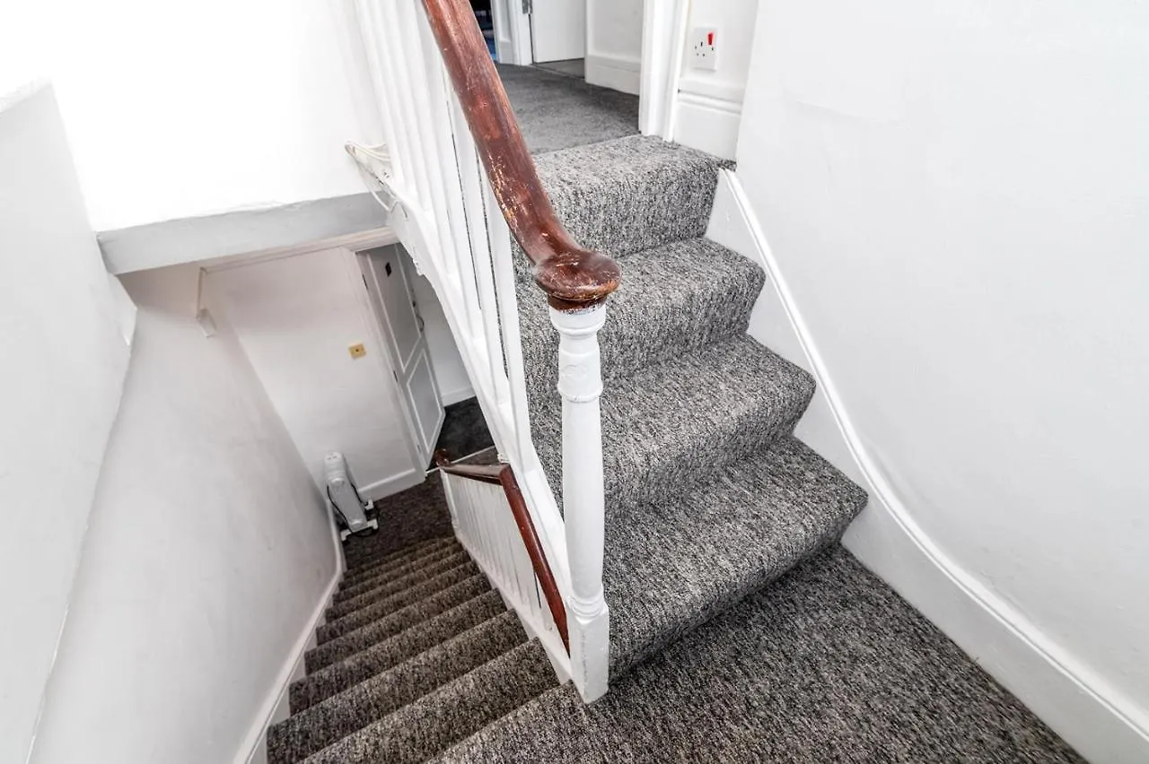 Modern One Bedroom Apartments In Brighton 0*,