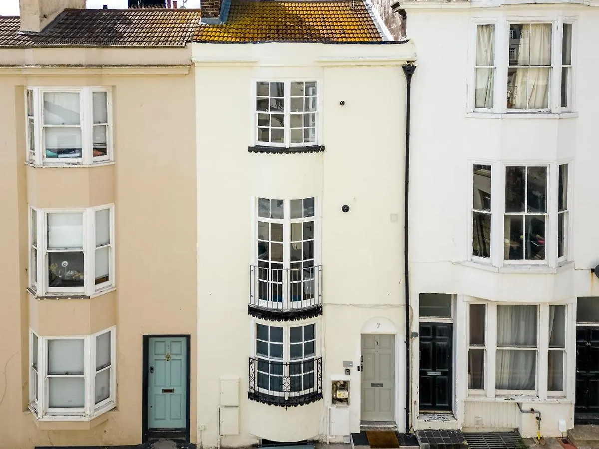 Modern One Bedroom Apartments In Brighton 0*,